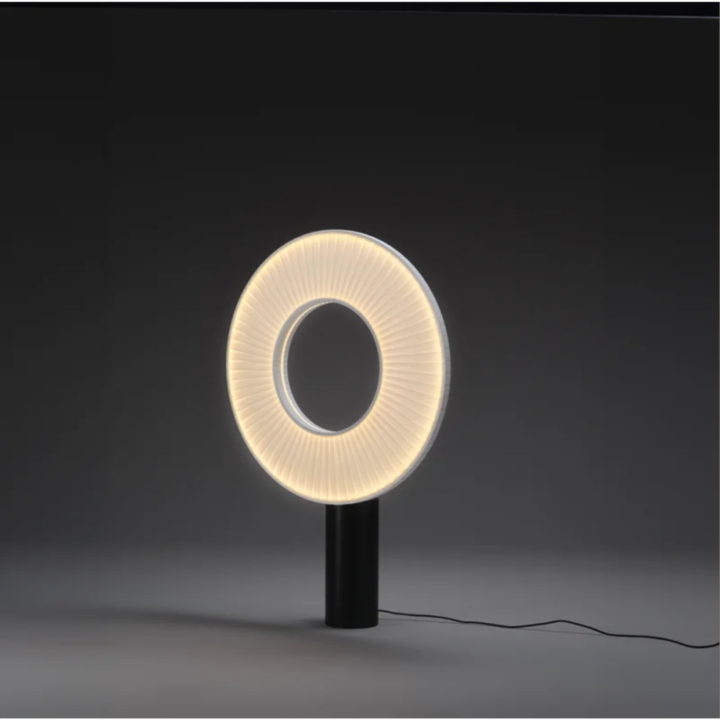 Lampe sur pied de table - Scandinave, Élégance et Lumière Douce