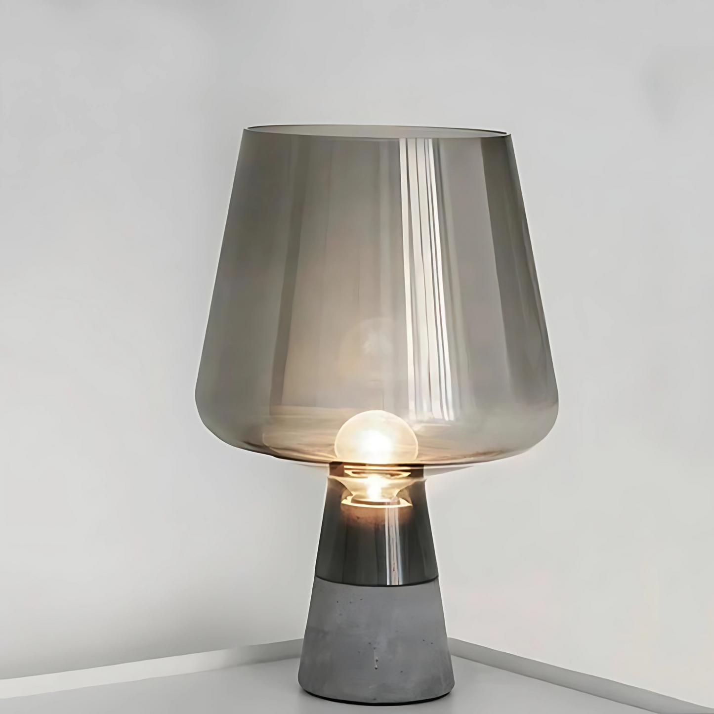 Lampe sur pied de table - LED en Verre et Ciment, Design Moderne et Élégant