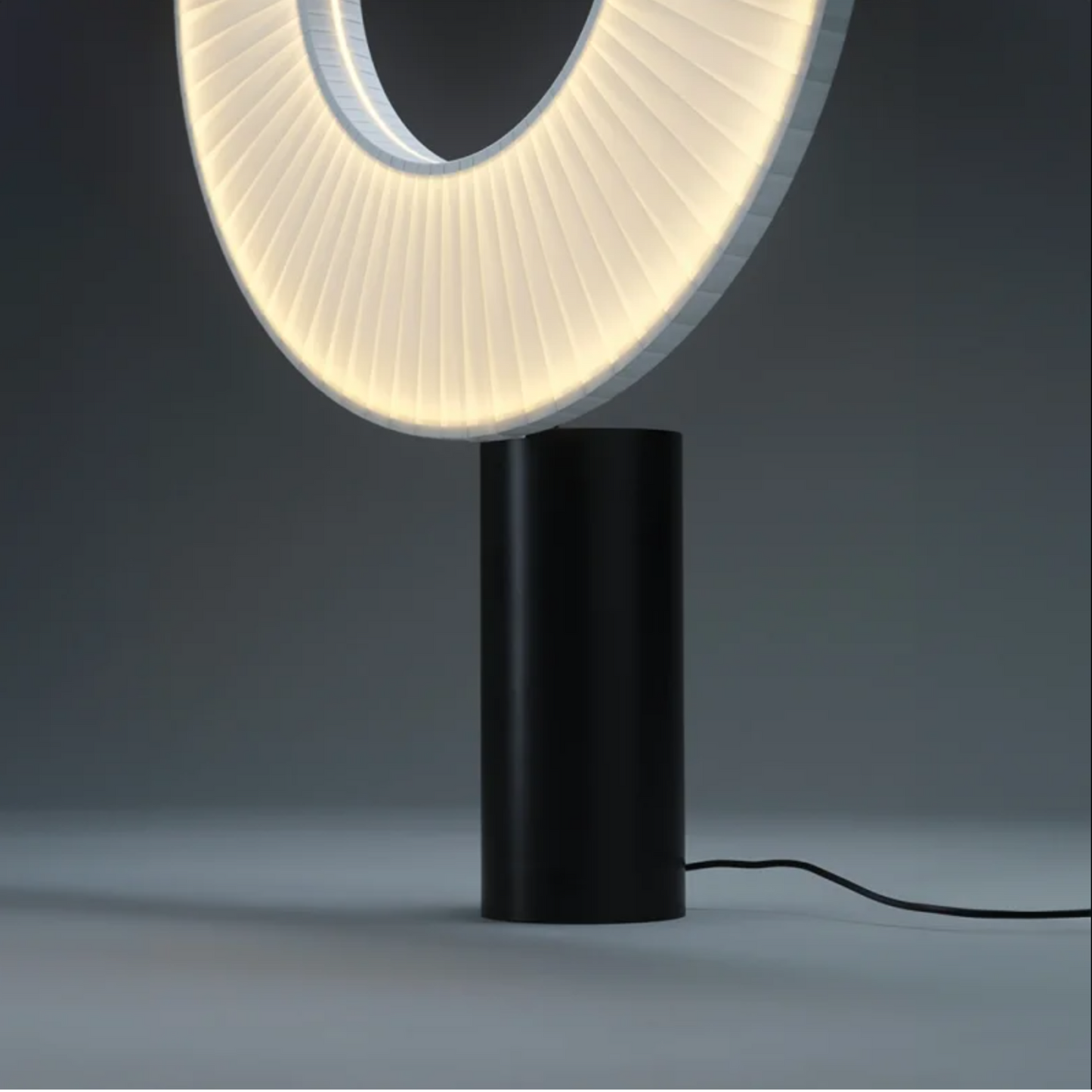 Lampe sur pied de table - Scandinave, Élégance et Lumière Douce
