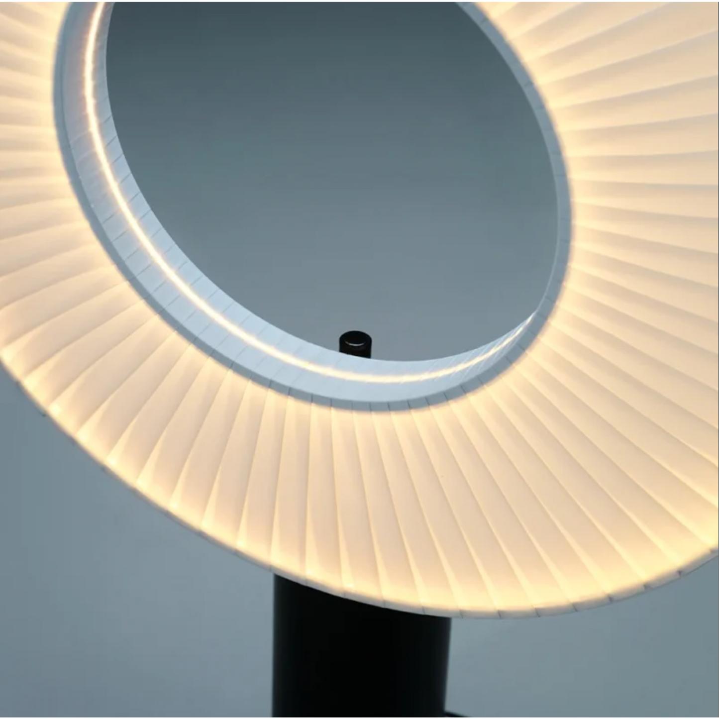 Lampe sur pied de table - Scandinave, Élégance et Lumière Douce