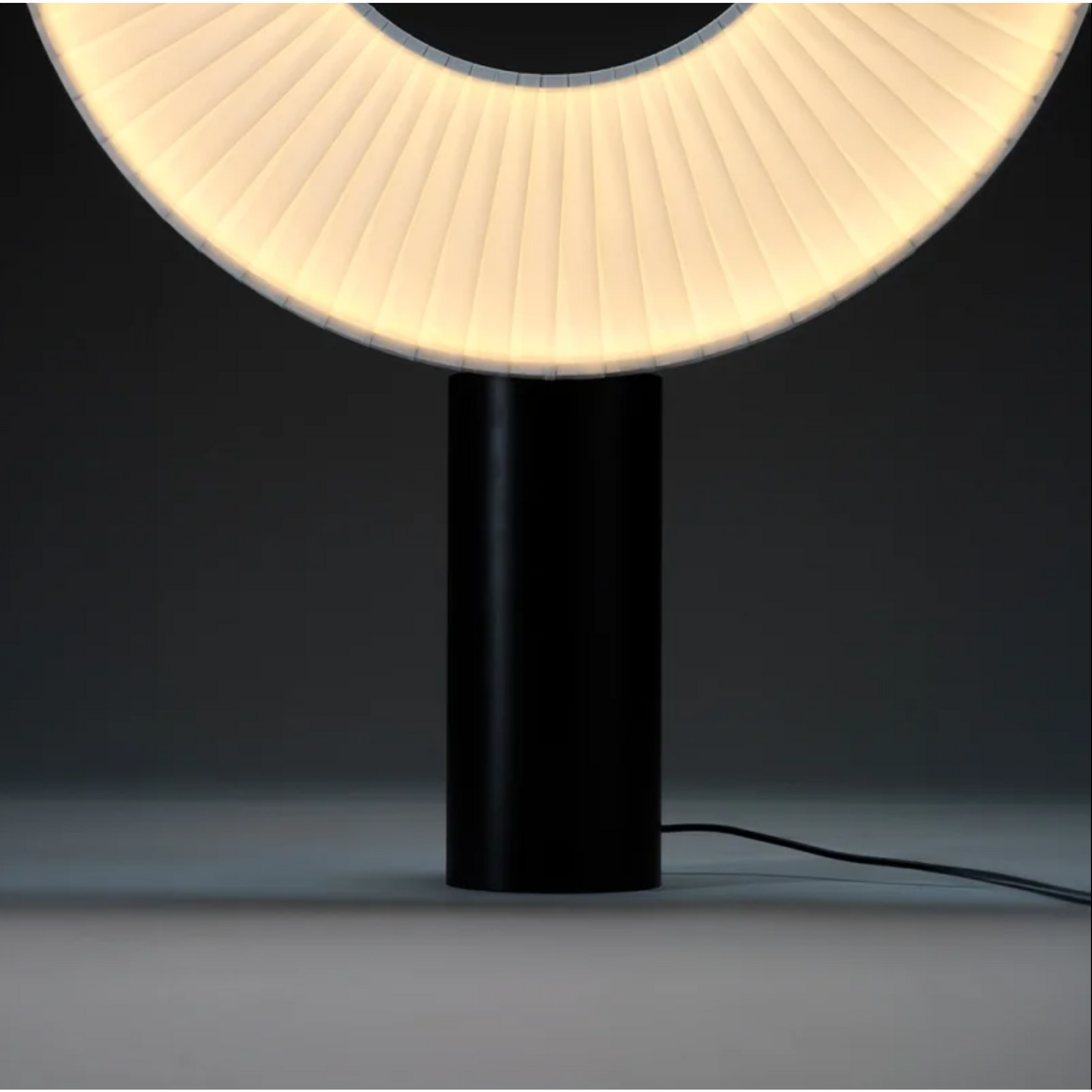 Lampe sur pied de table - Scandinave, Élégance et Lumière Douce