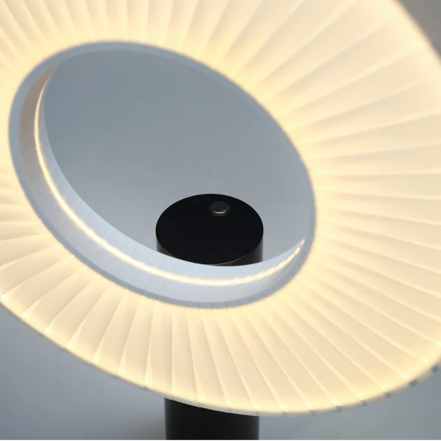 Lampe sur pied de table - Scandinave, Élégance et Lumière Douce