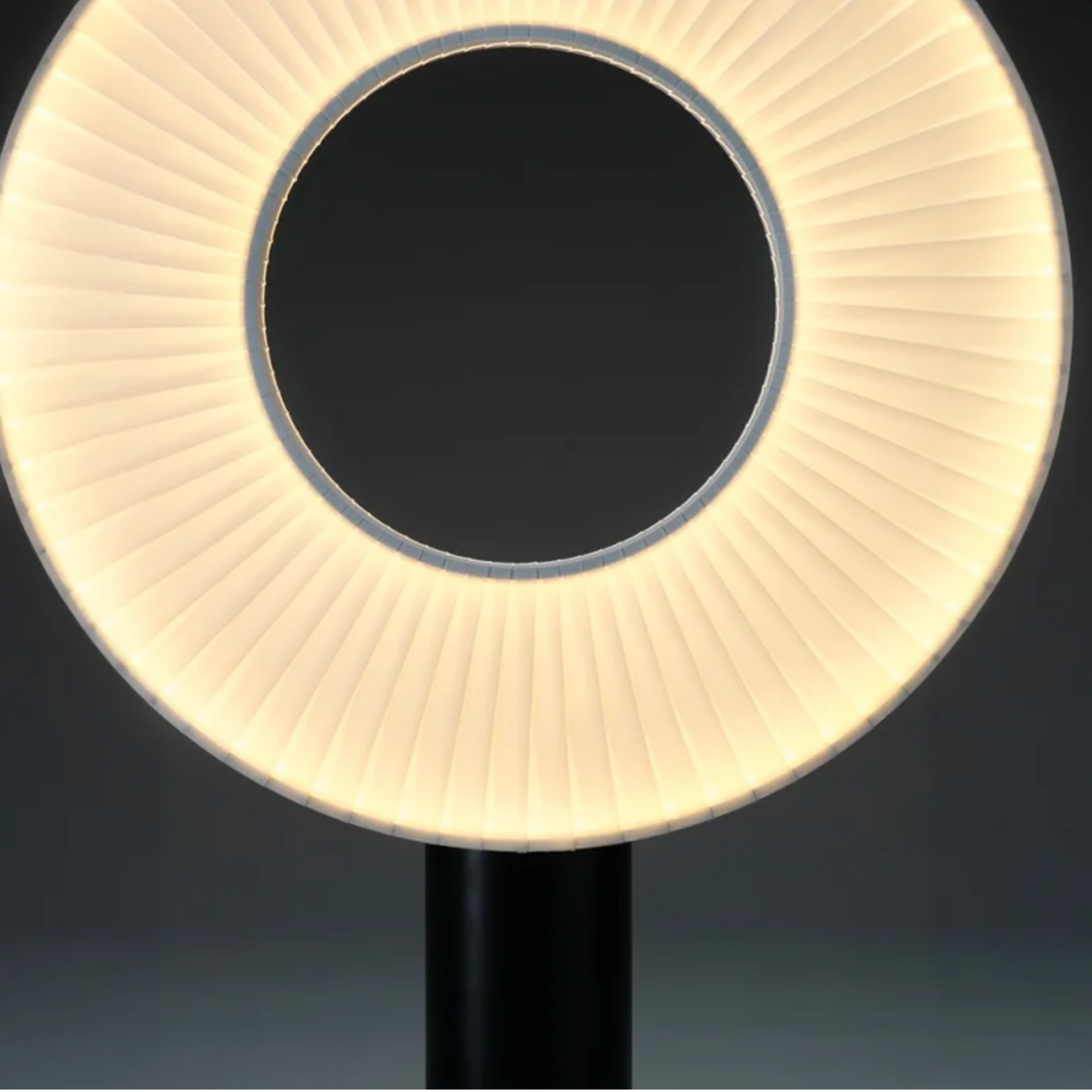 Lampe sur pied de table - Scandinave, Élégance et Lumière Douce